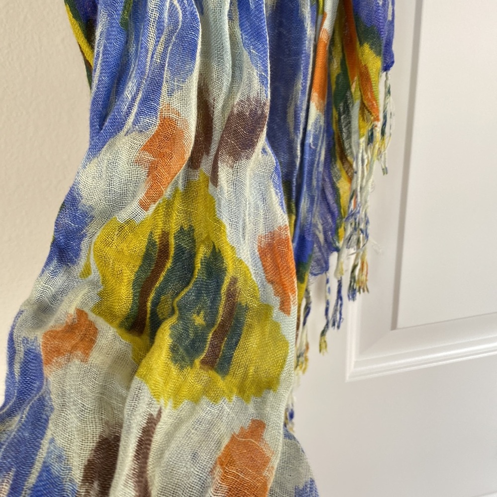 Ikat print light weight scarf - Picture 2 of 4